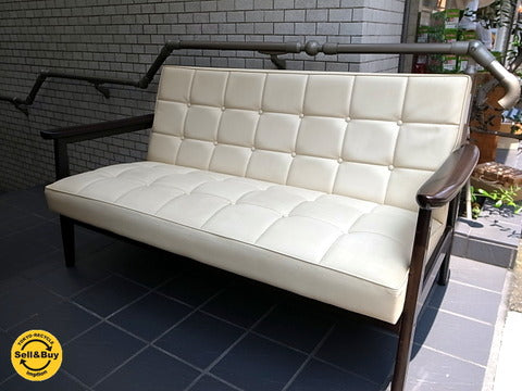 カリモク60 Kチェア 2シーター スタンダードアイボリー ～ お部屋が充実感で満たされるソファ【買取と販売とレンタルのお店】