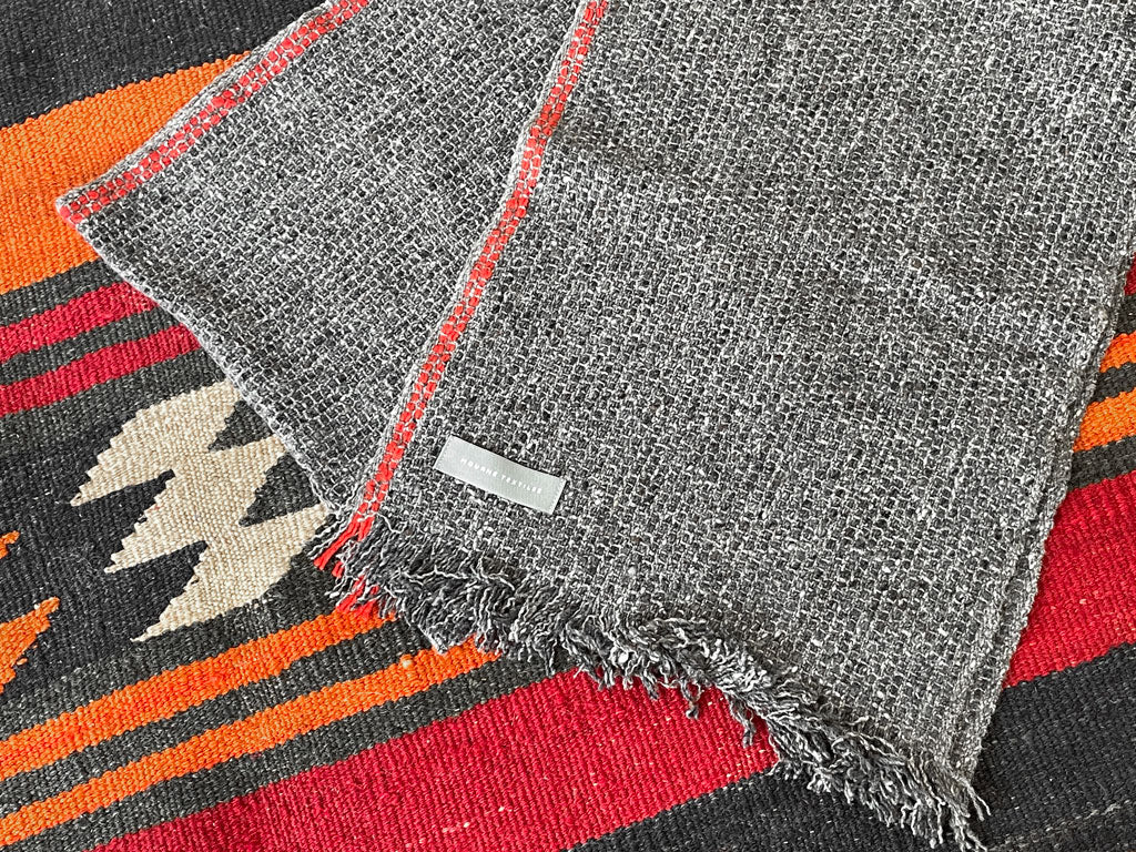 モーン・テキスタイル MOURNE TEXTILES ツィード マフラー スカーフ グレー×レッド 北アイルランド 中古品 買い取りしました。