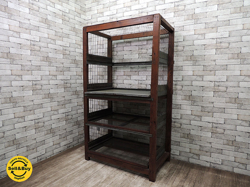 デポー39購入 UKビンテージ 古材 × ワイヤーメッシュ シェルフ ディスプレイ棚 店舗什器 ビンテージ 古道具 カントリー シャビー&シック ブロカント  ～ 織金網と亀甲金網を組み合わせた趣あるシェルフ ～ 【 買取と販売とレンタルのお店 】
