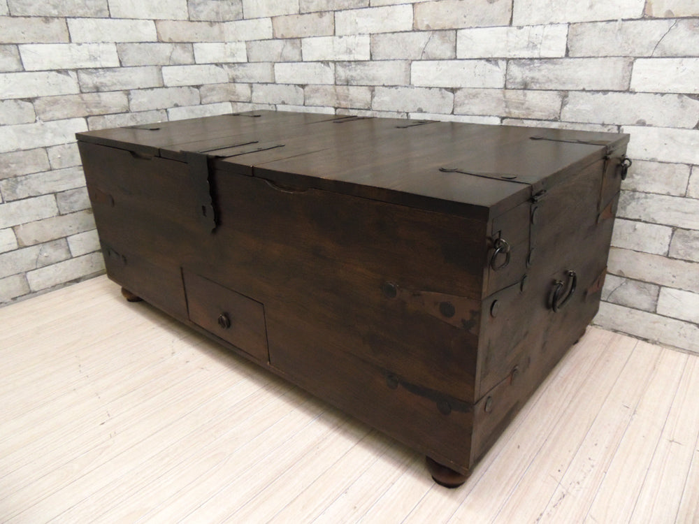 クレイト＆バレル Crate&Barrel タカトランク コーヒーテーブル Taka Trunk Coffee Table トランク型 ローテーブル 抽斗1杯 ボトル収納 インド製  中古品 買い取りしました。