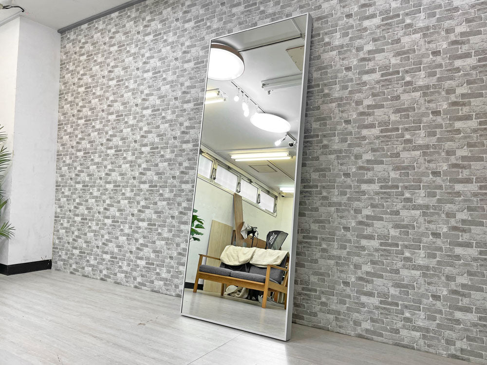 モダンデザイン Modern Design ウォールミラー 壁掛け 全身鏡 姿見 アルミニウム H196 特大 縦横使用可 店舗什器 中古品 買い取りしました。