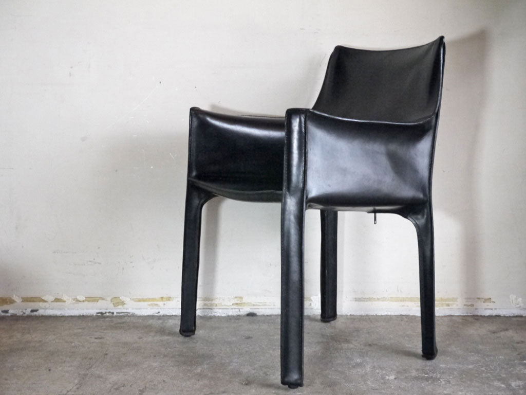 カッシーナ Cassina キャブ アームチェア 413 CAB 本革 ブラック マリオ・ベリーニ イタリア製 モダン MoMA 中古品 買い取りしました。