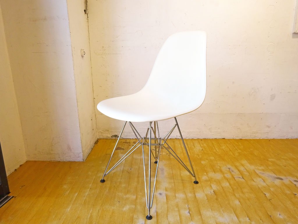 ヴィトラ Vitra サイドシェルチェア エッフェルベース ポリプロピレン製 ホワイト C&R イームズ デザイン ホワイト下北沢マスター 中古品 買い取りしました。