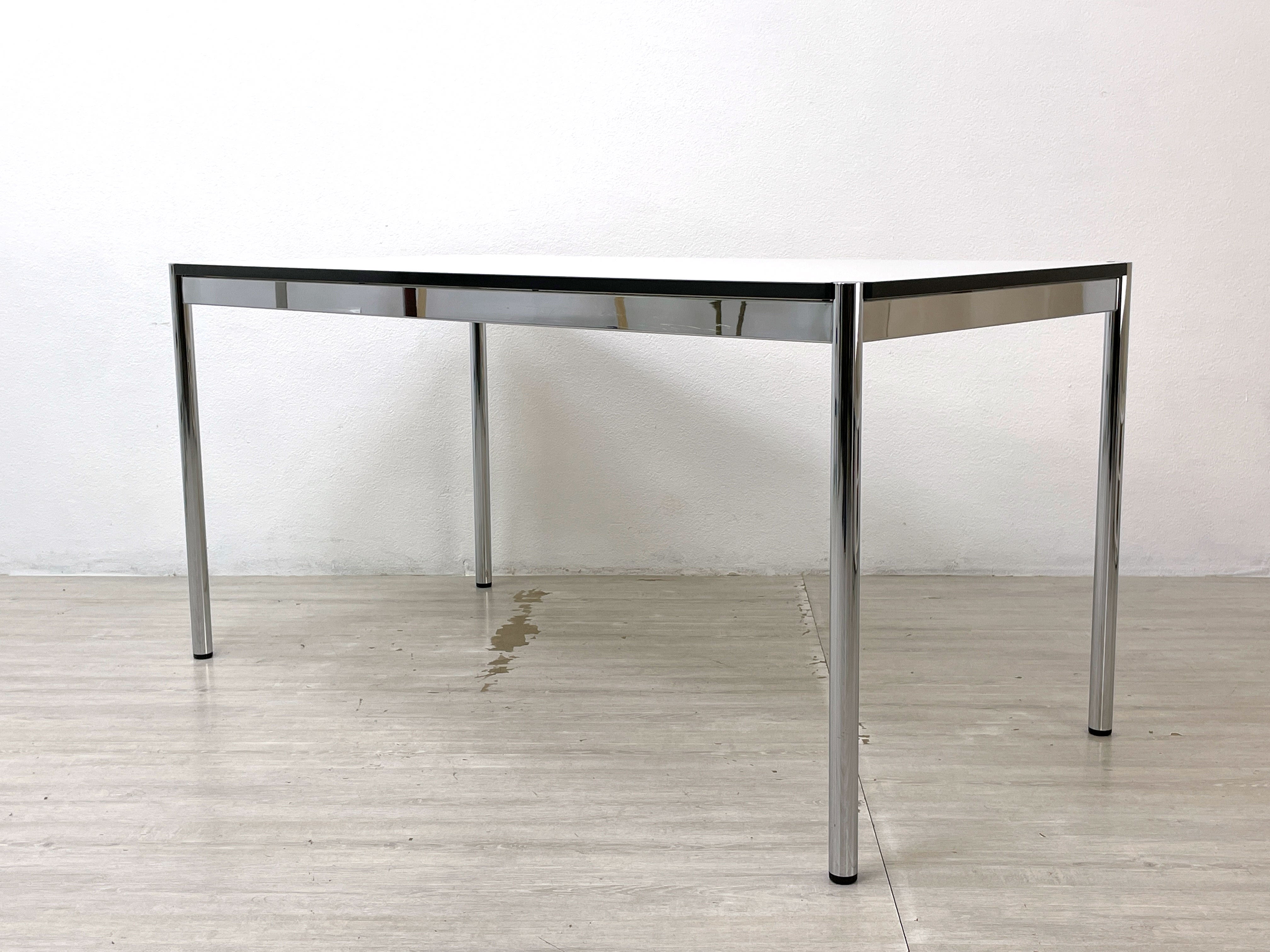 USMハラー USM Haller モジュラーファニチャー ハラーテーブル ワーキングデスク W150cm アジャスター パールグレーラミネート(ホワイト) 高さ調整機能付 スイス 中古品 買い取りしました。