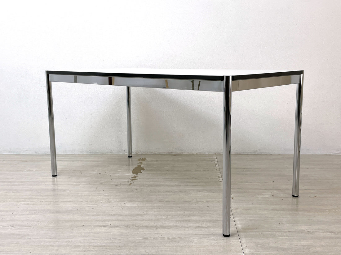 USMハラー USM Haller モジュラーファニチャー ハラーテーブル ワーキングデスク W150cm アジャスター パールグレーラミネート(ホワイト) 高さ調整機能付 スイス 中古品 買い取りしました。