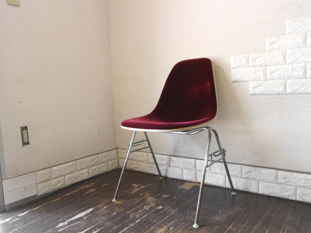 ハーマンミラー Herman Miller ビンテージ サイドシェルチェア モダンファニチャーセールス製 ベロア スタッキングベース C&Rイームズ ミッドセンチュリー 中古品  買い取りしました。