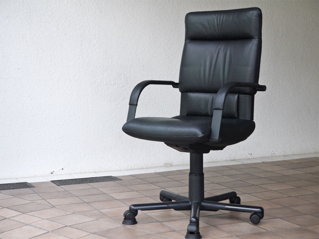 ヴィトラ vitra. フィグラ Figura デスクチェア ハイバックチェア ブラックレザー 本革 マリオ・ベリーニ エグゼクティブチェア 廃盤 中古品 買い取りしました。