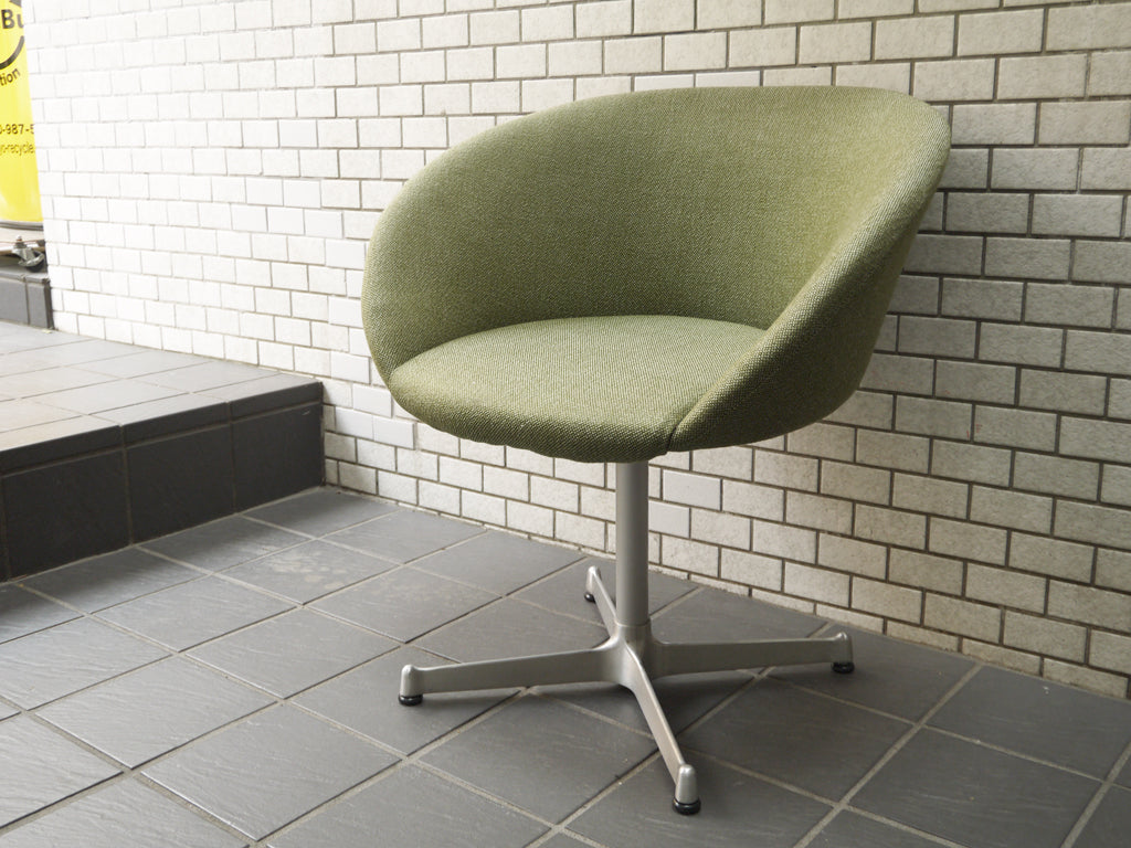 モモナチュラル Momo Natural リオン RION カフェチェア ｘベース グリーンファブリック 回転機能付き　中古品 買い取りしました。