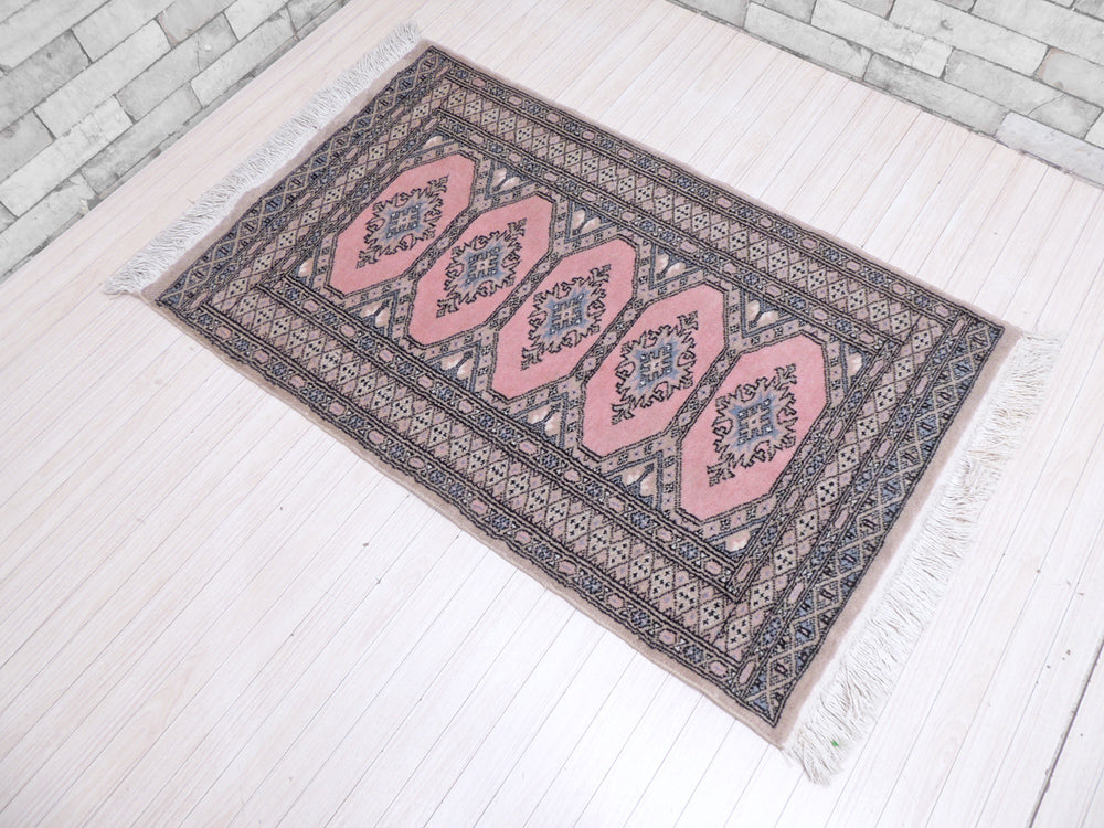 パキスタン製 ビンテージ ウール100% 絨毯 ラグ 140×68cm マット 中古品 買い取りしました。