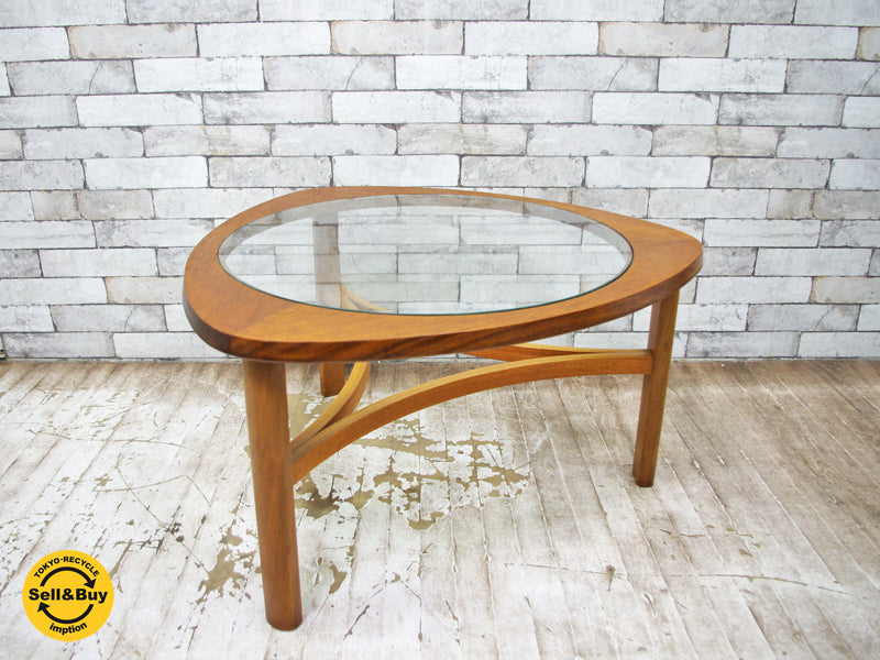 ネイサン Nathan ガラストップ トライアングル コーヒーテーブル チーク材 70'sビンテージ 英国  中古品 買い取りしました。 出張買取もお任せ下さい。