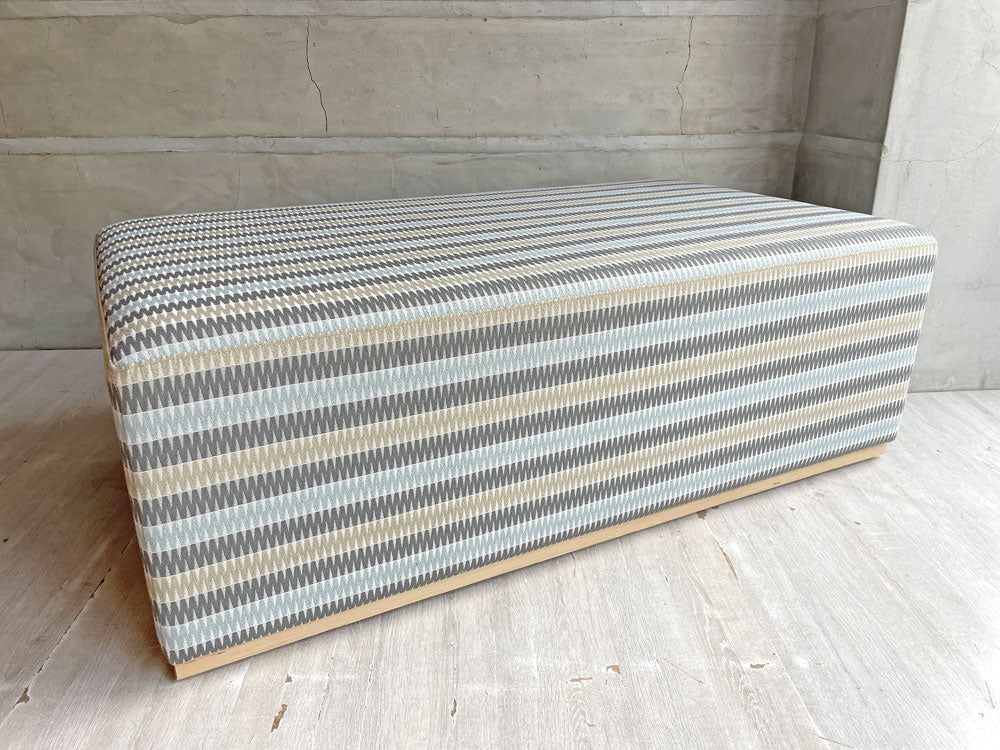 イトーキ ITOKI ロビーベンチ Lobby Bench Stool 2人掛けベンチ ノル テキスタイルズ Knoll Textiles デュランドファブリック Durand Moonlight 中古品 買い取りしました。