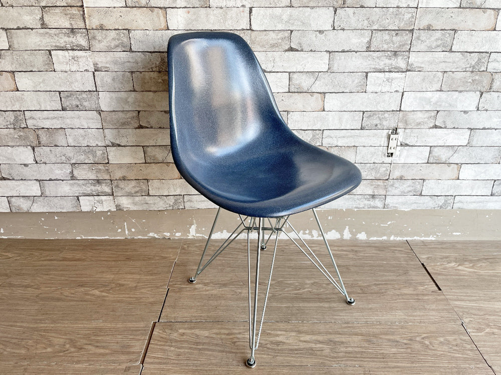 ハーマンミラー Herman Miller サイド シェルチェア 現行 FRP製 1stタイプ エッフェルベース ネイビー C&R イームズ ミッドセンチュリー 中古品 買い取りしました。