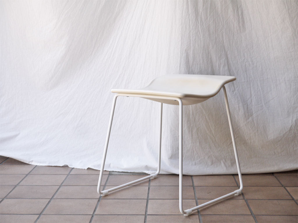 カッシーナ イクスシー Cassina ixc. ラストミニット LAST MINUTE スツール ホワイト パトリシア・ウルキオラ イタリアモダン 廃番 中古品 買い取りしました。