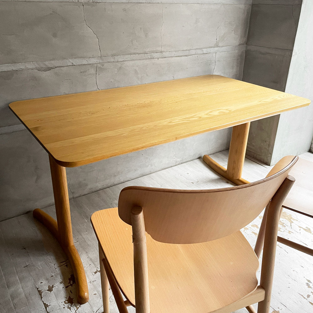 カリモク Karimoku DT8811 リビング ダイニングテーブル オーク無垢材 W135cm カスタムオーダー品 廃番～可愛いには理由がある～