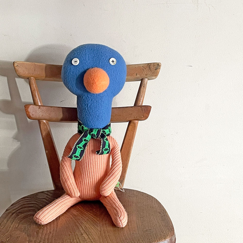 【自由が丘店】ボビーダズラー BOBBY DAZZLER 鳥のぬいぐるみ ブルー×オレンジ ハンドメイドドール 人形 H46.5cm イギリス 買取させていただきました。