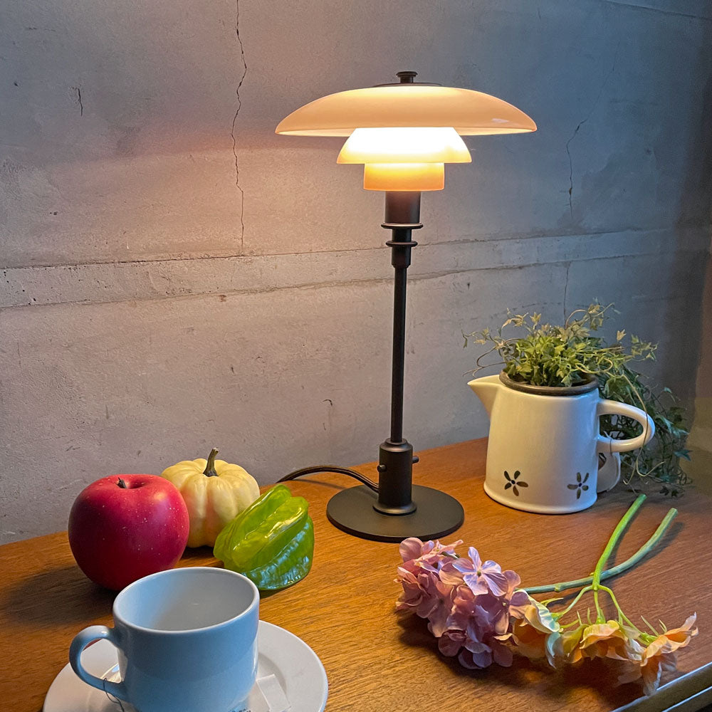 【学芸大学店】ルイスポールセン louis poulsen PH2/1 Table テーブルランプ ポールヘニングセン ダスティー・テラコッタ 数量限定モデル ガラスシェード 希少 北欧照明 買取させていただきました。