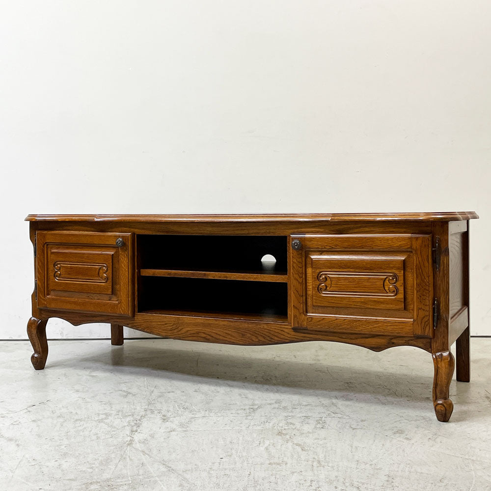 【祖師ヶ谷大蔵店】ヨーロピアンクラシカル European Classical テレビボード AVボード 2ドア 樺材 木彫 猫脚 アンティーク調 クラシカルデザイン 買取させていただきました。