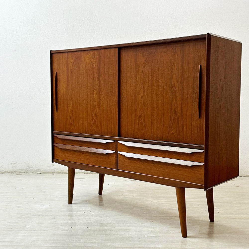 【祖師ヶ谷大蔵店】北欧ビンテージ Scandinabian Vintage チーク材 キャビネット サイドボード 抽斗4杯 スライド扉 店舗什器 北欧家具 買取させていただきました。