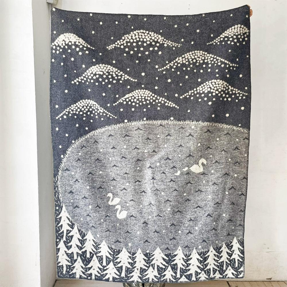 【下北沢店】クリッパン KLIPPAN × ミナペルホネン mina perhonen レイクインザバレー LAKE IN THE VALLEY 皆川明 ウールブランケット シングル 130×180cm 買取させていただきました。