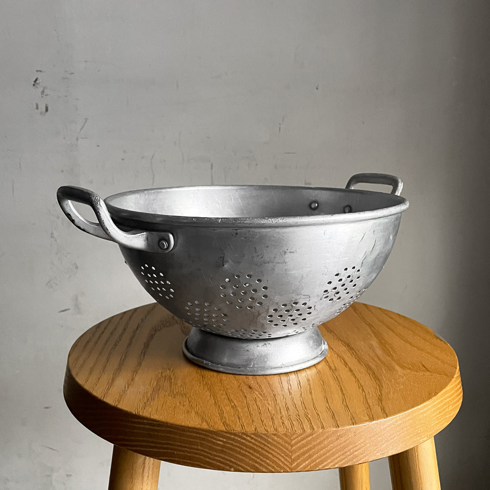 【自由が丘店】フランスビンテージ 水切り ボウル アルミコランダー アルミ シルバー 現状品 買取させていただきました。