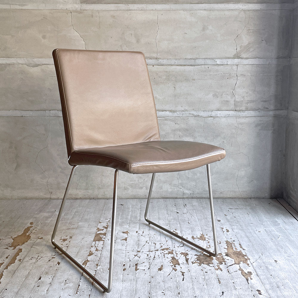 【学芸大学店】ボーコンセプト BoConcept マリポサディライト Mariposa Delight ダイニングチェア 本革シート グレー系 デンマーク 買取させていただきました。