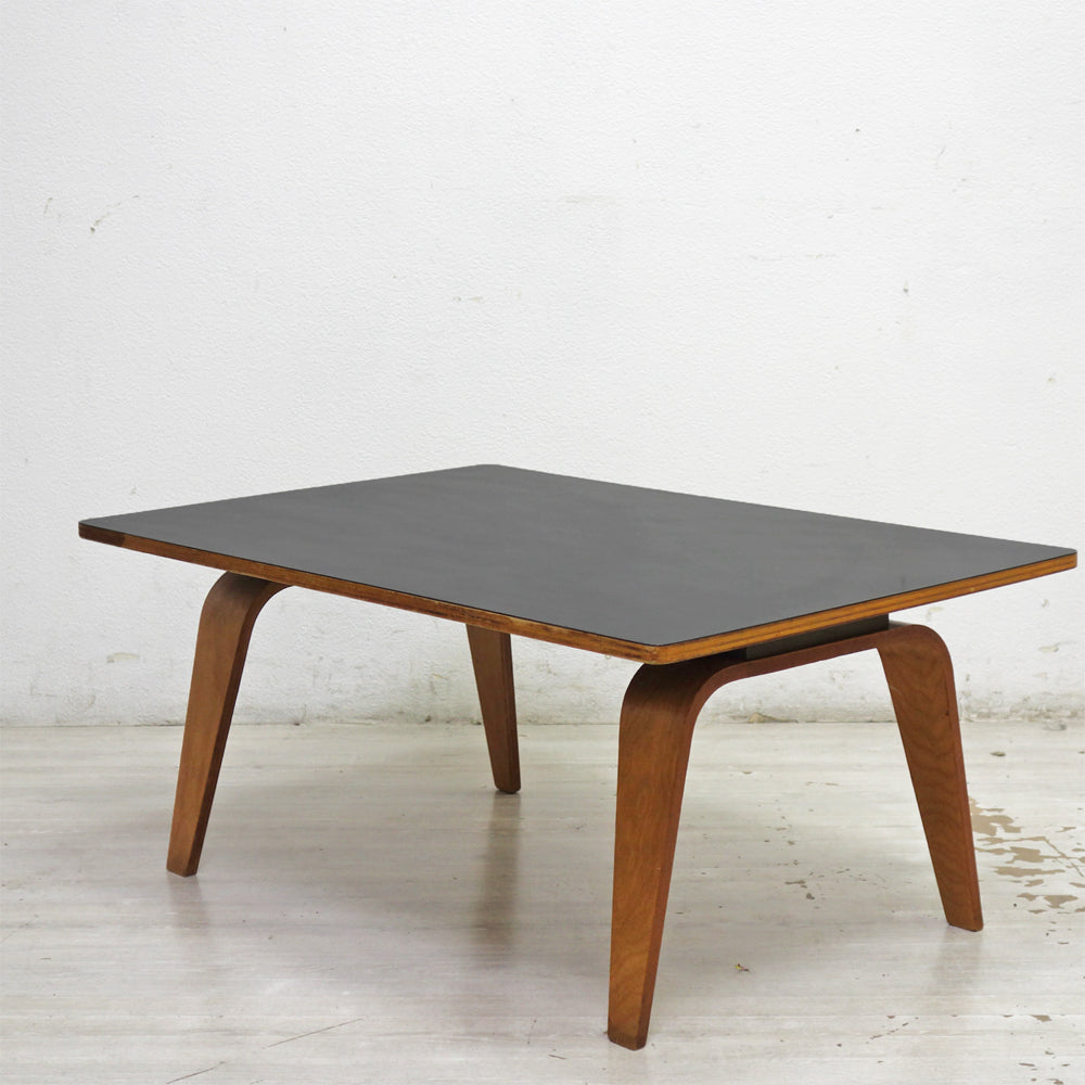 【祖師ヶ谷大蔵店】ハーマンミラー Herman Miller OTW Coffee Table ブラックラミネート オリジナルビンテージ 1950's CTW-1 プライウッド イームズ 希少 買取させていただきました。