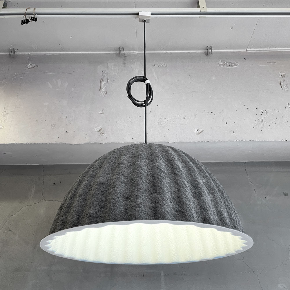 【学芸大学店】ムート Muuto アンダーザベル UnderThe Bell ペンダントライト グレー Φ55cm リサイクルプラスチックフェルト 北欧照明 デンマーク ♪ 買取させていただきました。