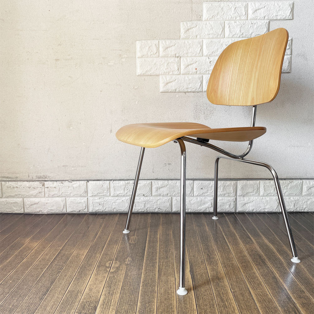 【経堂店】ハーマンミラー Herman Miller プライウッドダイニングチェア DCM ホワイトアッシュ メタルレッグ C&R イームズ ミッドセンチュリー 定価￥169,400- 買取させていただきました。