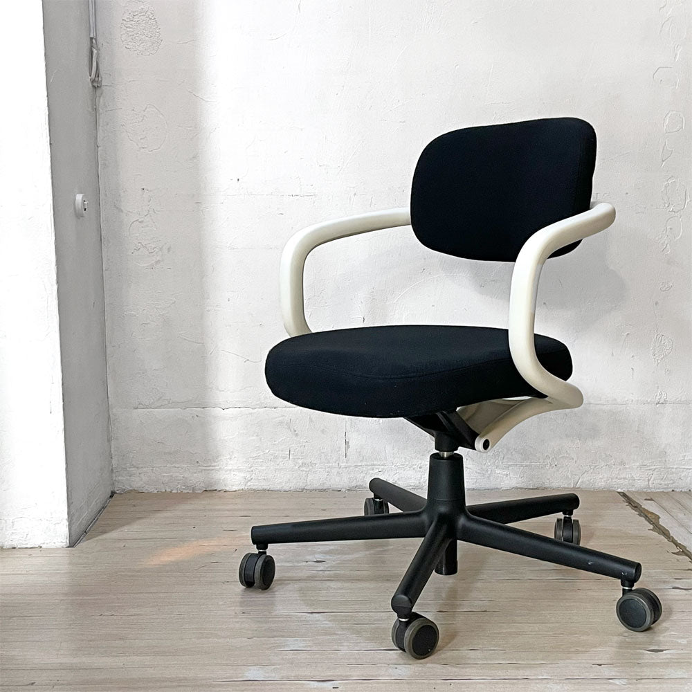 【下北沢店】ヴィトラ vitra オールスター Allstar オフィスチェア デスクチェア ホワイト × ブラック ファブリック コンスタンチン・グルチッチ 参考定価￥163,900-  買取させていただきました。