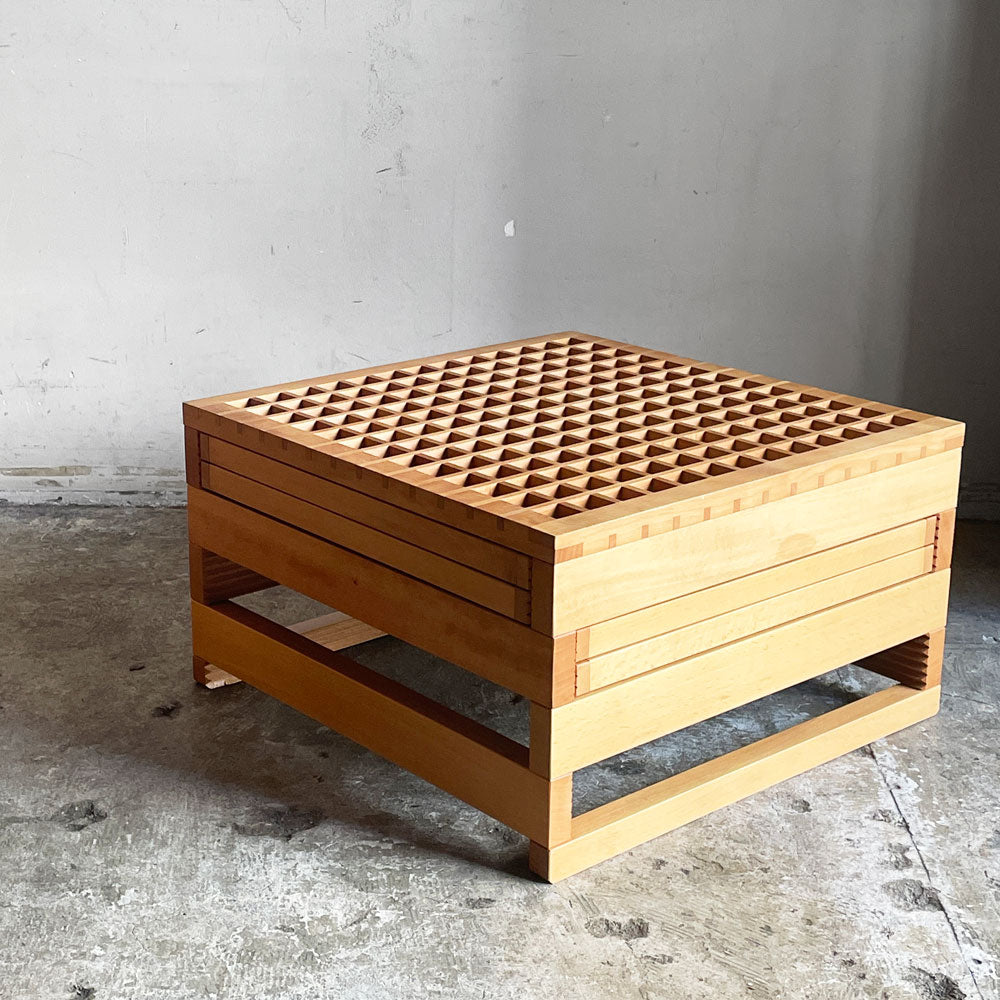 【自由が丘店】ベラート Bellato テトラテーブル Tetra Table チェリー材 ヴェルナール・ヴューアルヌッソン Bernard Vuarnesson 格子天板 イタリ 買取させていただきました。