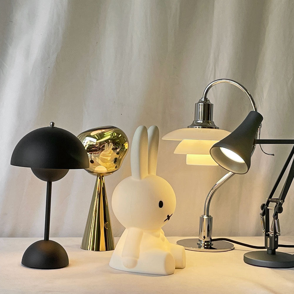 テーブルランプ特集：多様なデザインが導く、灯りのある心地よさ