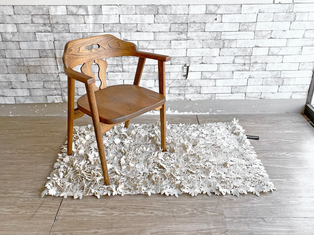 ナニマルキナ nanimarquina リトルフィールドオブフラワーズ little field of flowers フェルト ラグ トード・ボーンチェ デザイン 145×85 アイボリー 中古品 買い取りしました。