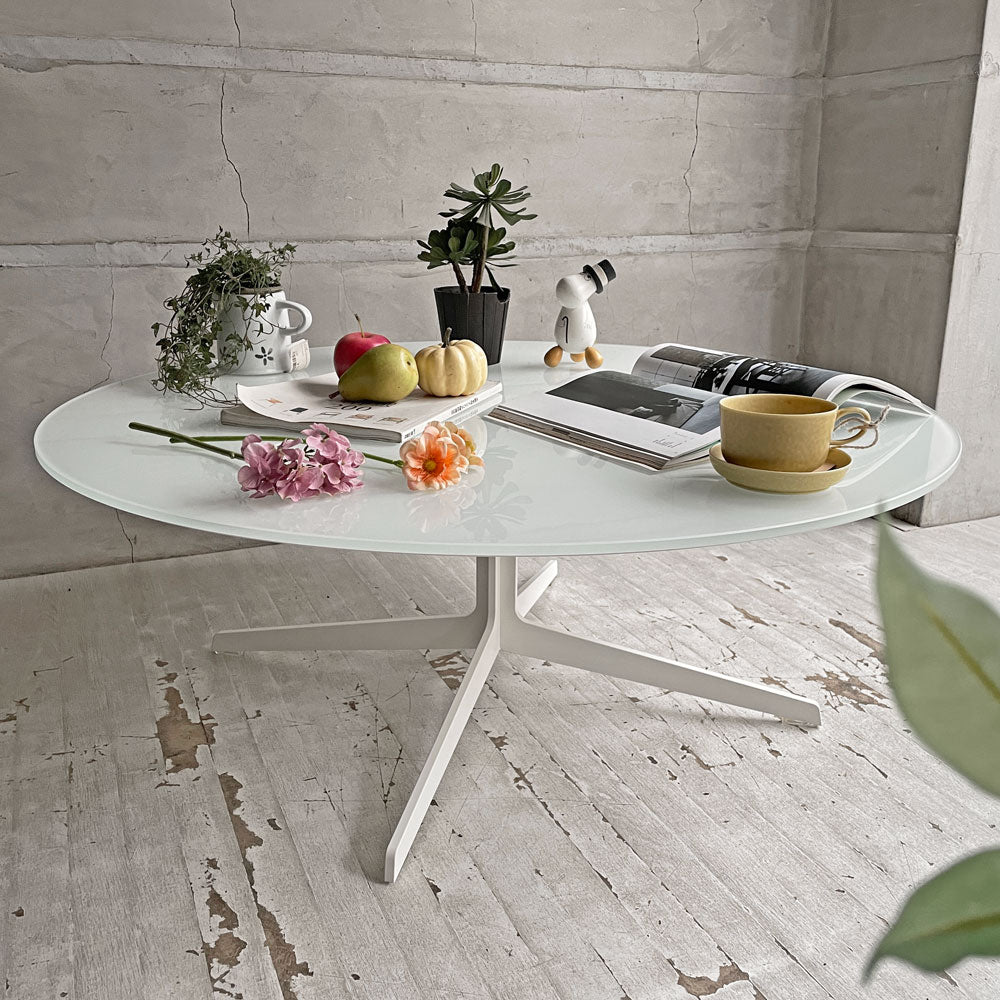 フリッツハンセン Fritz Hansen スペーステーブル SPACE TABLE コーヒーテーブル ローテーブル Φ100cm ラウンド ガラス天板 スチールレッグ イエス＋ラウブ～浮かぶ白い丸～