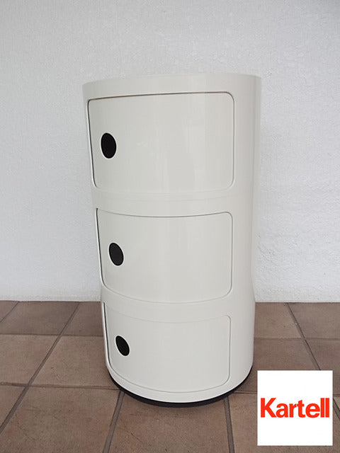 日焼けの少ないキレイな状態で入荷しました！カルテル Kartell コンポニビリ3段ホワイト 美品【買取と販売とレンタルのお店】