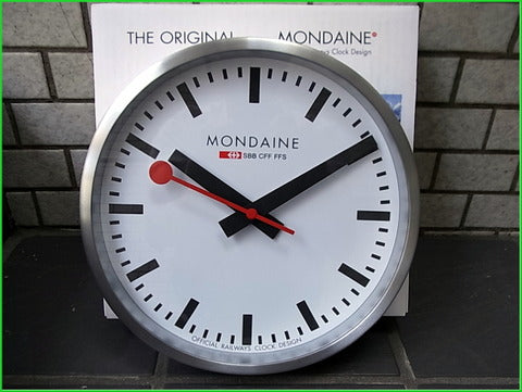 シンプルに見やすい壁掛け時計～スイス鉄道 公式 時計『MONDAINE モンディーン Official Railways Wall Clock』A990【買取と販売とレンタルのお店】