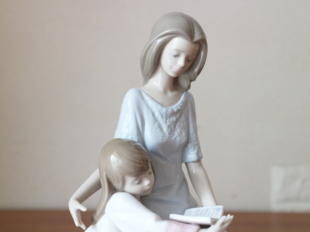 リヤドロ LLADRO 『おやすみ前のご本 』 希少 フィギュリン 陶器 人形 置物 世界限定2000体 ～物語のある陶器人形～