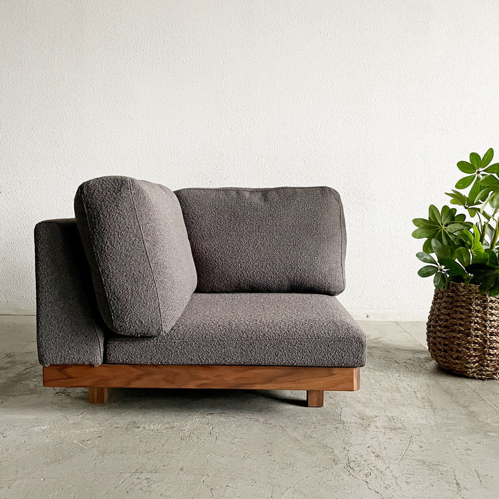 【登戸BASE店】マスターウォール MASTERWAL デニッシュ ソファ DANISH SOFA コーナー w93cm ファブリック張り ウォールナット無垢材 アカセ木工 買取させていただきました。