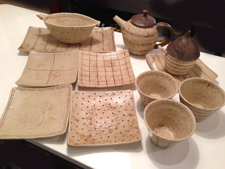 常滑の人気陶芸作家 金成潤子／カナリジュンコさんの可愛らしいポット、器、お皿など多数入荷しました★