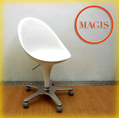 「more and more」の精神で日常に革新的変化を齎す MAGIS （ マジス社 ） 巨匠ステファノ・ジョバンノーニ不朽の名作 『 ボンボチェア オン ホイールズ 』 【出張買取＆販売＆レンタル】