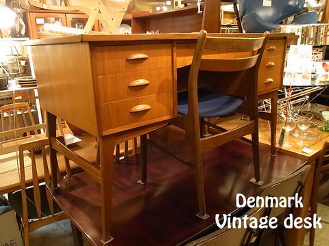 ～機能美×色彩美～ Denmark Vintage desk 【買取＆販売＆レンタル】