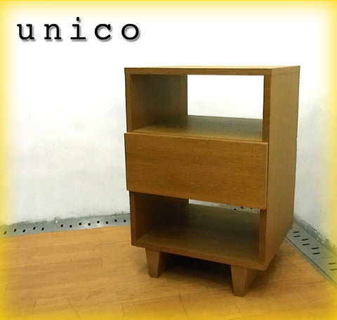 都会的で知的な印象のナチュラルモダンテイストの実用的ミニシェルフ！ unico （ ウニコ ）  「 CORSO （ コルソ ） 」 シリーズの『 ベッドサイドシェルフ （ オーク材 ）』 入荷！