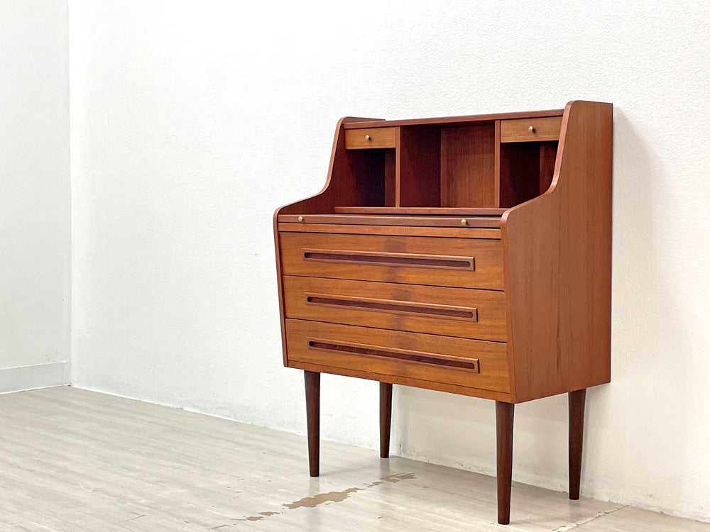 北欧ビンテージ Danish Vintage ライディングビューロー デスク チーク材 抽斗3杯 デンマーク製 中古品 買い取りしました。