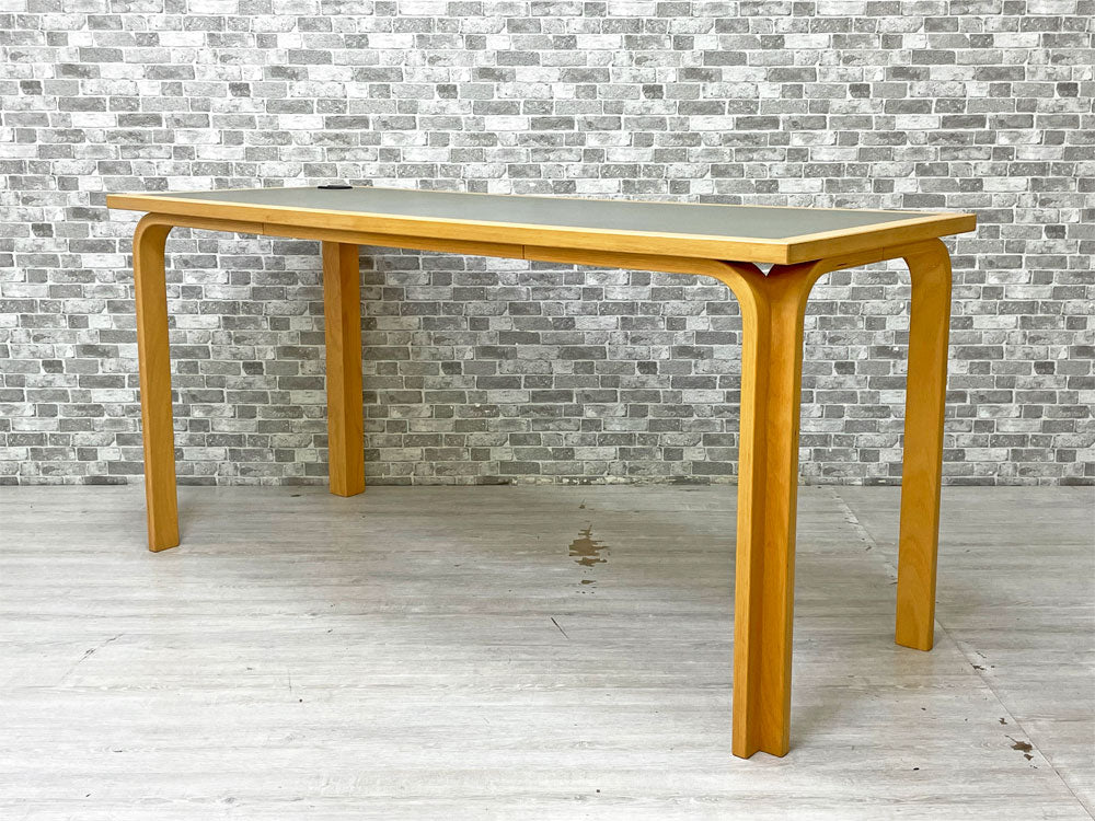 マグナスオルセン Magnus Olesen デスク リノリウム × ビーチ材 W150×Ｄ60cm R・ティエセン＆J・ソーレンセン 北欧 デンマーク コード穴有 中古品 買い取りしました。