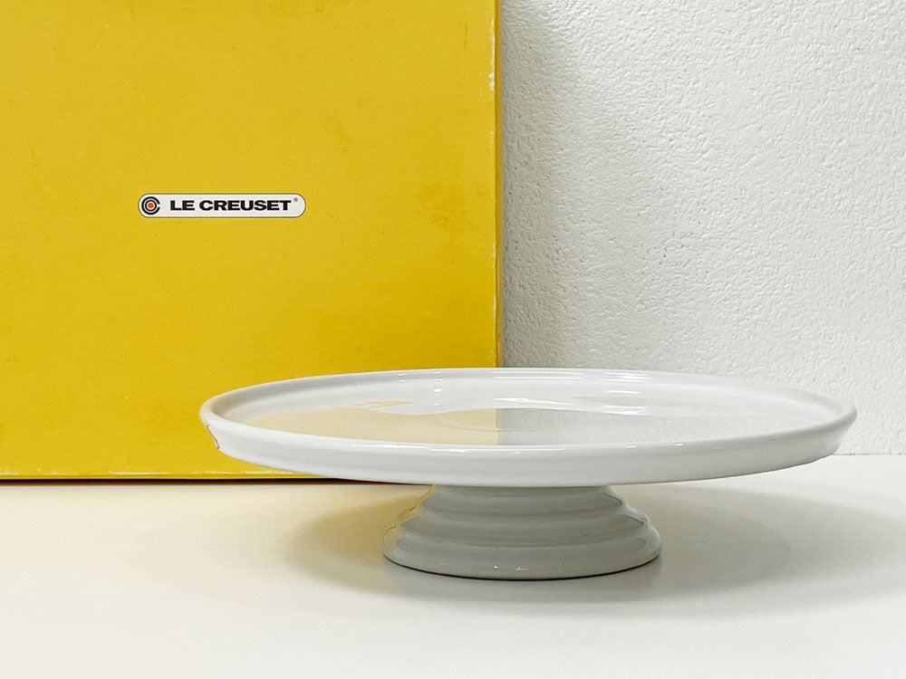 ルクルーゼ LE CREUSET ケーキスタンド Φ29cm ホワイト ストーンウェア フランス 箱付き 未使用品 買い取りしました。