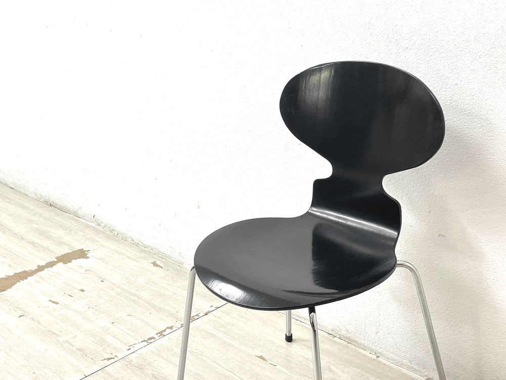 フリッツハンセン Fritz Hansen アルネヤコブセン Arne Jacobsen アントチェア 4本脚 ラッカーブラック仕上げ 北欧家具 中古品 買い取りしました。