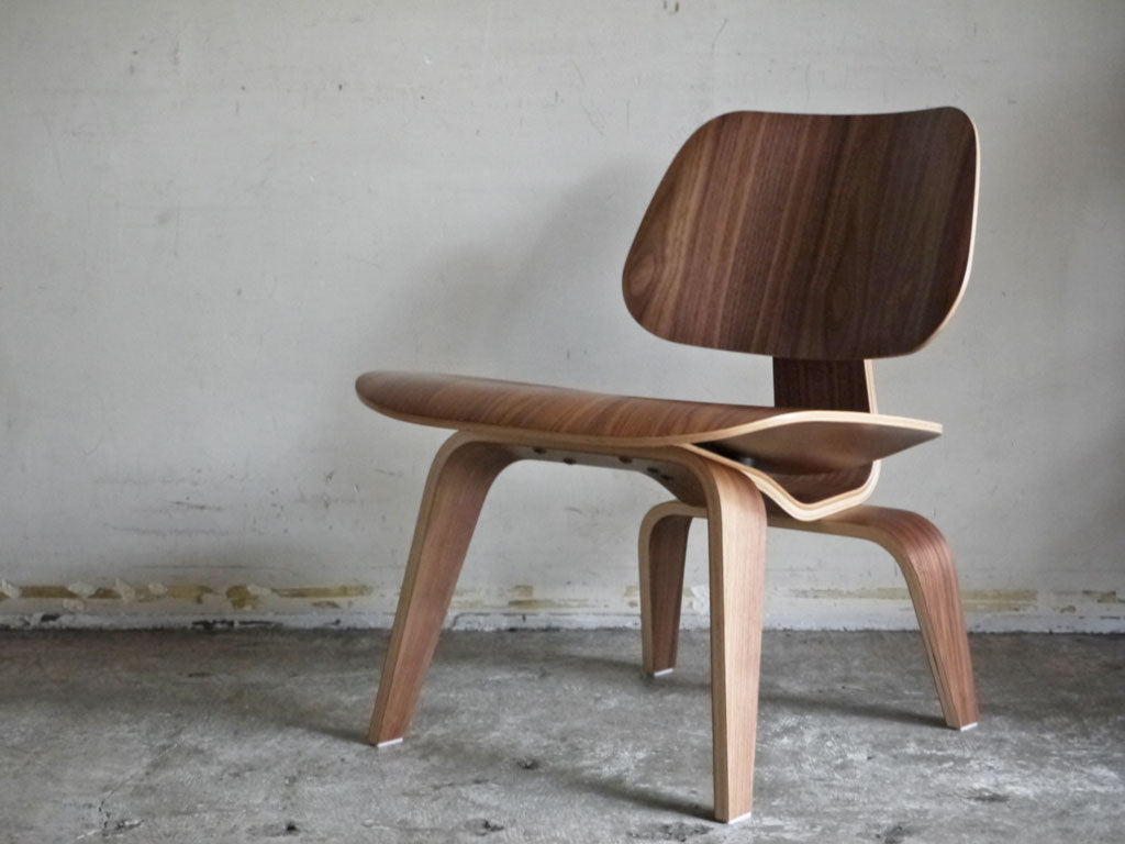 ハーマンミラー Herman Miller LCW ラウンジチェア ウッドレッグ Molded Plywood Lounge Chair ウォールナット C&Rイームズ ミッドセンチュリー 中古品 買い取りしました。