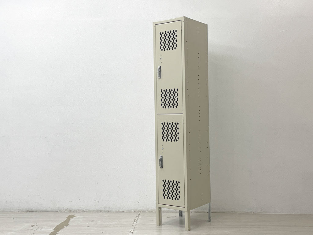 リオン LYON 2段スチールロッカー 2-TIER LOCKER ダイヤカット アイボリー putty white インダストリアル パシフィックファニチャーサービス取扱 中古品 買い取りしました。