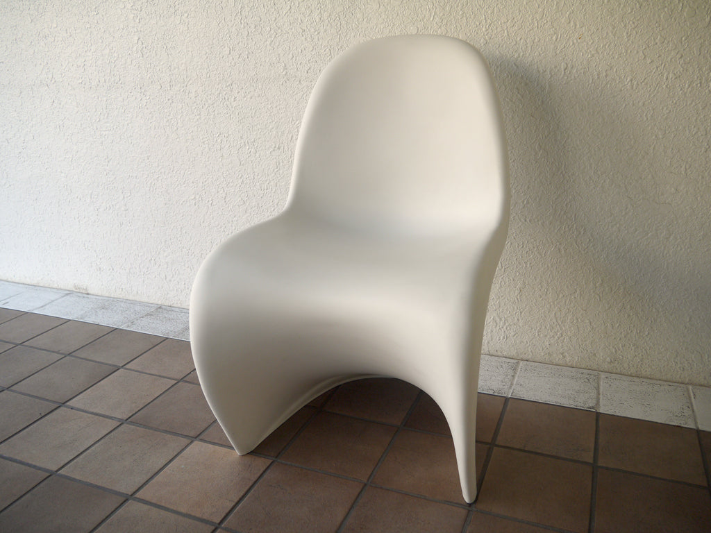 ヴィトラ vitra. パントンチェア Panton Chair ホワイト色 ヴェルナー・パントン Panton ミッドセンチュリーモダン 名作チェア スペースエイジ イタリア製 定価￥36,300- スイスブランド 中古品 買い取りしました。