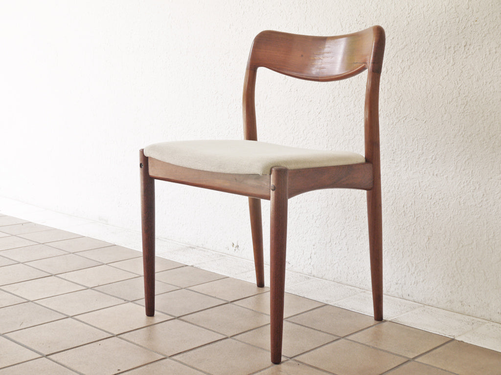 Uldum Mobelfabrik ローズウッド ダイニングチェア ヨハネス・アンダーセン Johannes Andersen デンマーク ビンテージ 1960’s 中古品 買い取りしました。