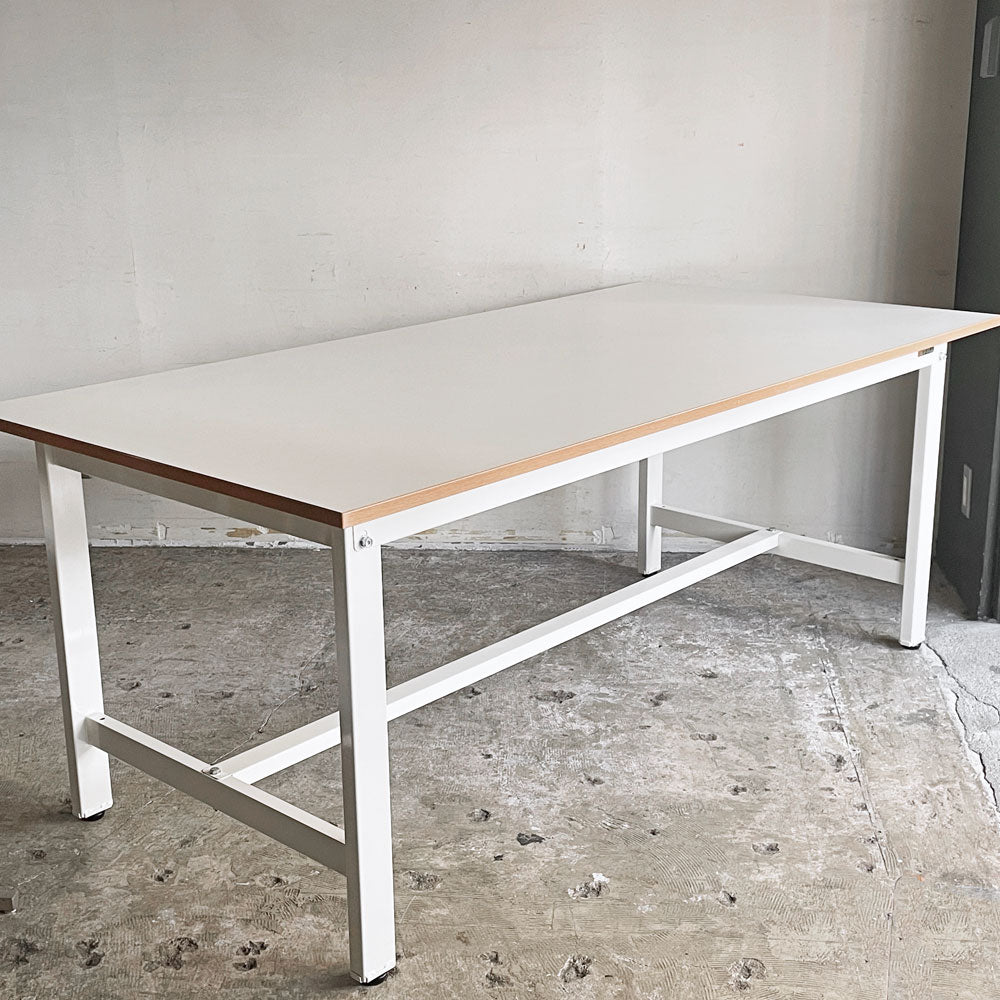 【自由が丘店】サカエ 中量作業台 ダイニングテーブル アイボリー W180cm メラミン天板 アジャスター付き 買取させていただきました。